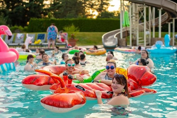 Guide Complet pour Profiter du Camping à Vallon Pont d'Arc en Camping-Car